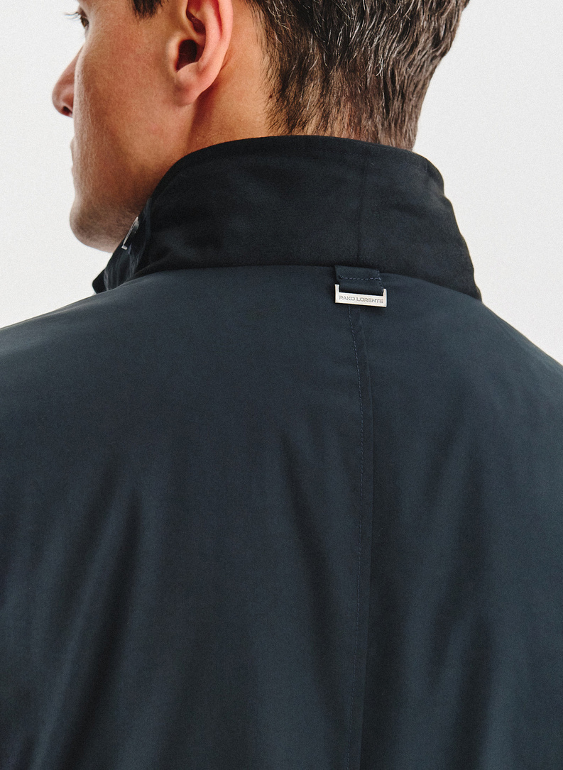 Tamsiai mėlynas vyriškas lietpaltis