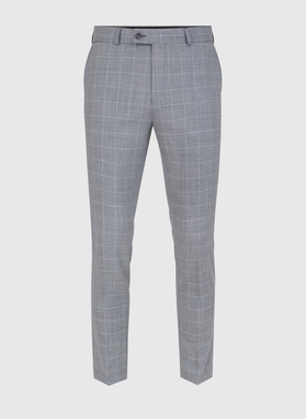 Pilkas vyriškas vilnos kostiumas