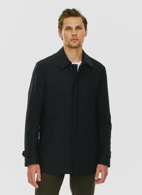 Juodos spalvos demisezoninis vyriškas lietpaltis