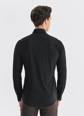 Juodi vyriški marškiniai