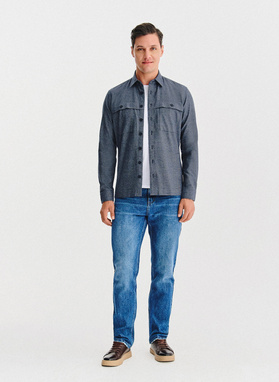 Tamsiai mėlyni viršutiniai marškiniai