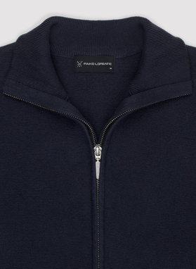 Tamsiai mėlynos spalvos sagstomas vyriškas megztinis