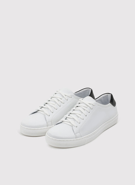 Balti vyriški odiniai sportbačiai su juodu įsiuvu