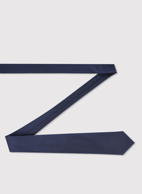 Šilkinis tamsiai mėlynas kaklaraištis su PL monograma