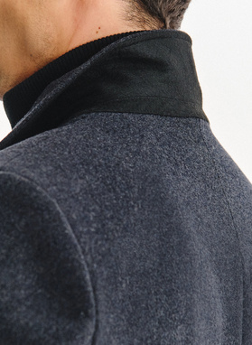 Grafito spalvos vyriškas lietpaltis su nusegama apykakle