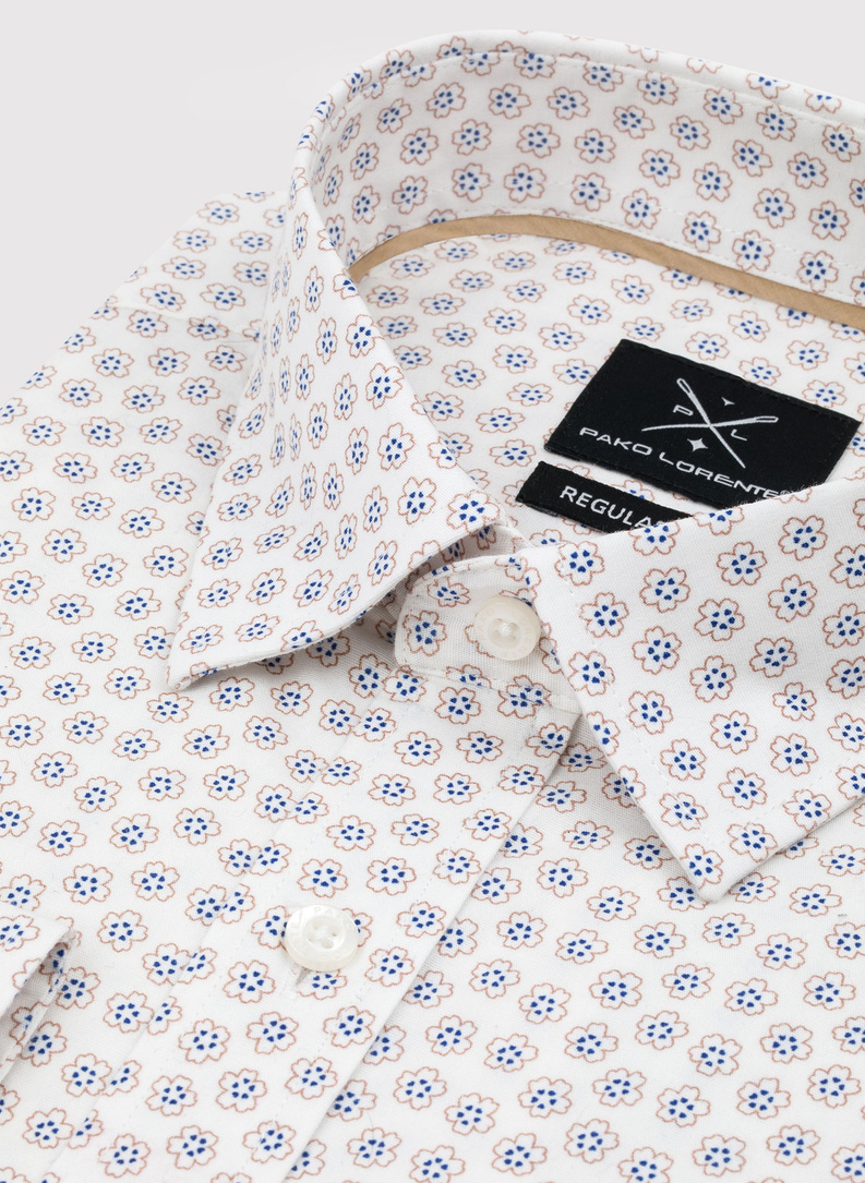 Laužytos baltos spalvos raštuoti marškiniai