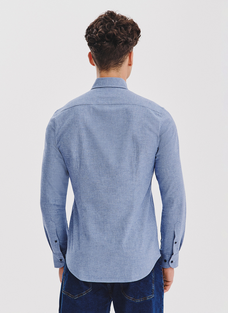 Tamsiai mėlyni marškiniai skalikų dantų raštu