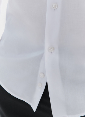 Elegantiški balti vyriški marškiniai
