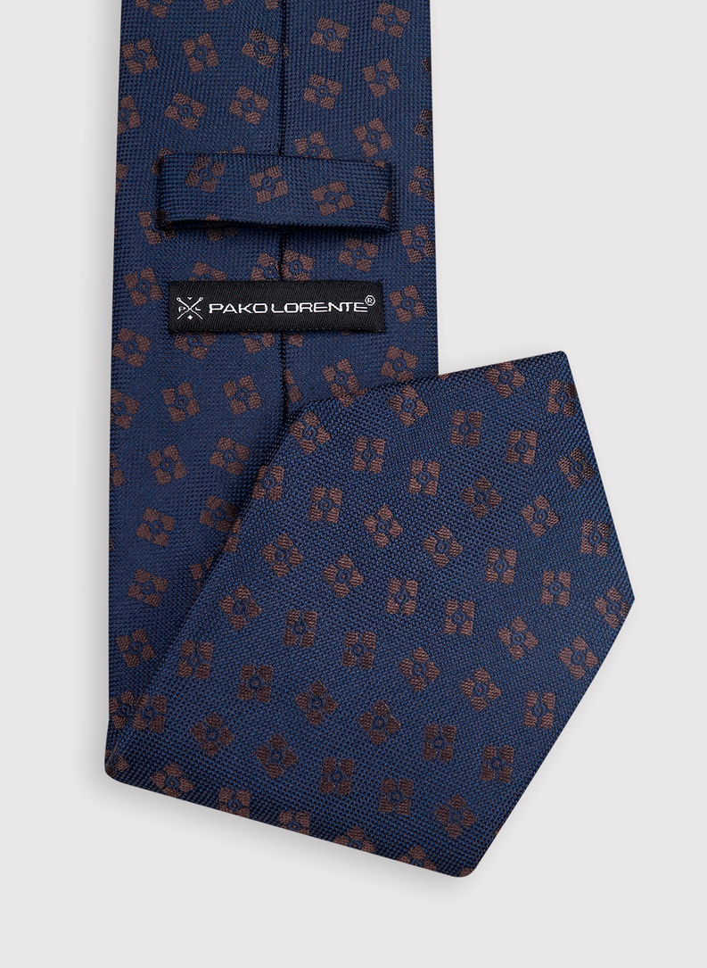 Tamsiai mėlynas vyriškas kaklaraištis smulkiu raštu