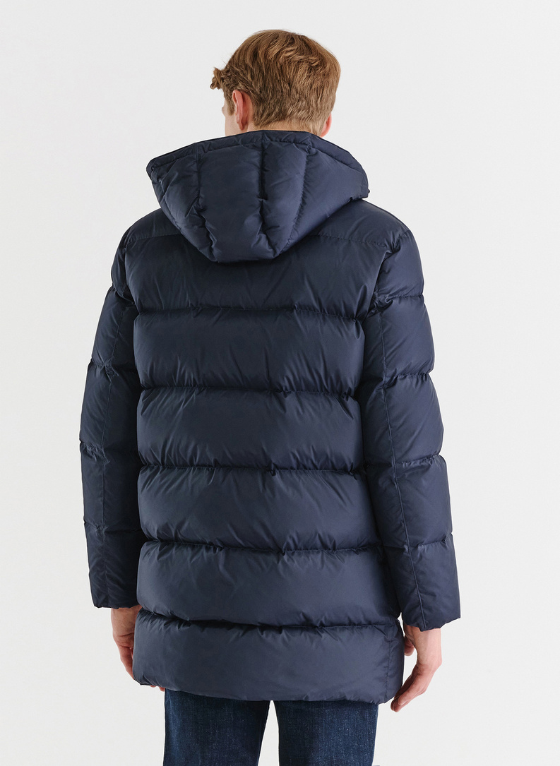 Tamsiai mėlyna ilga dygsniuota striukė