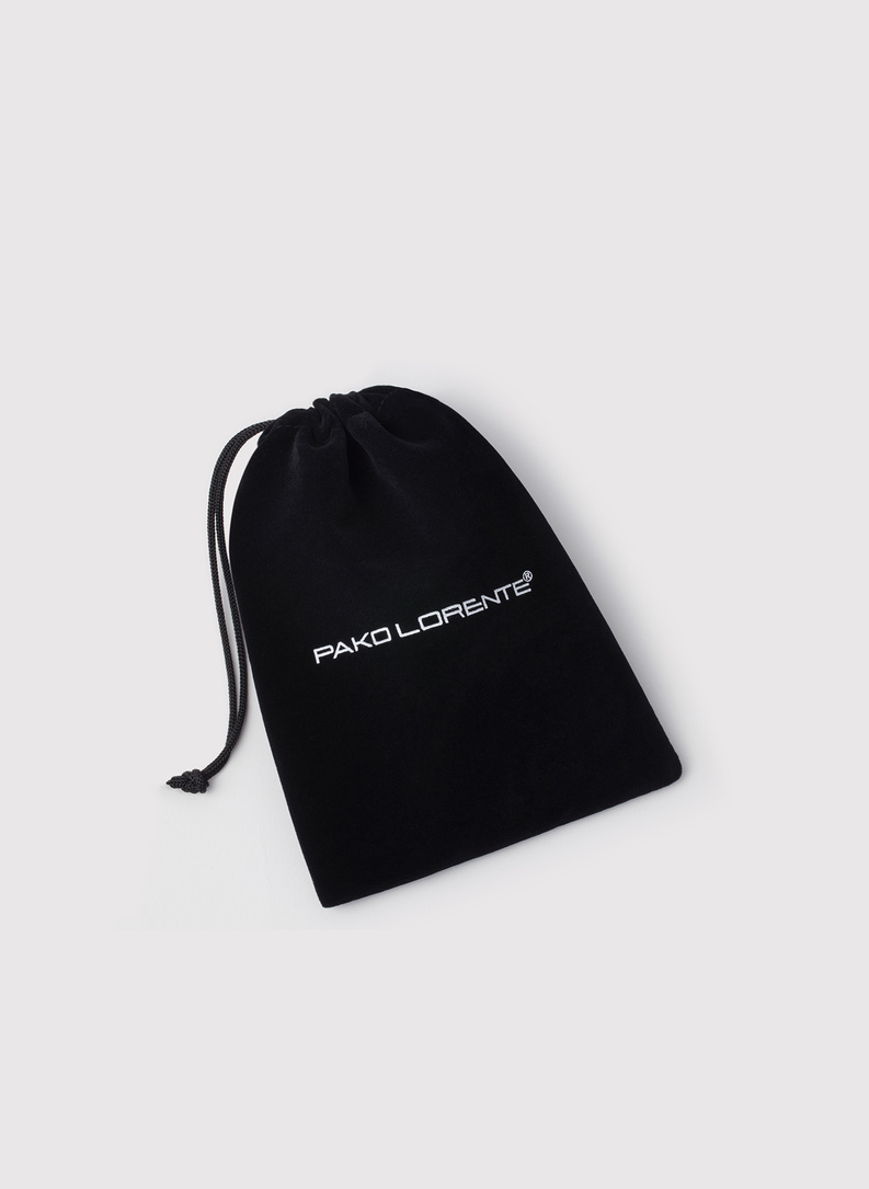 Juoda vyriška peteliškė