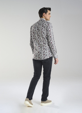 Balti vyriški marškiniai botaniniu raštu