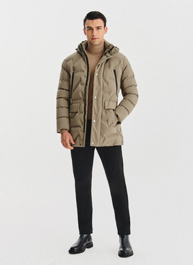 Smėlinė žieminė vyriška striukė