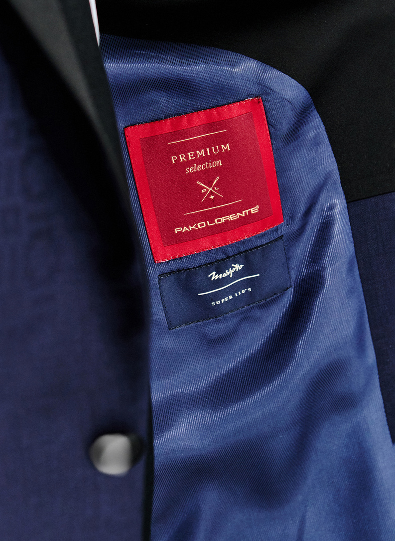 Tamsiai mėlynas smokingo švarkas