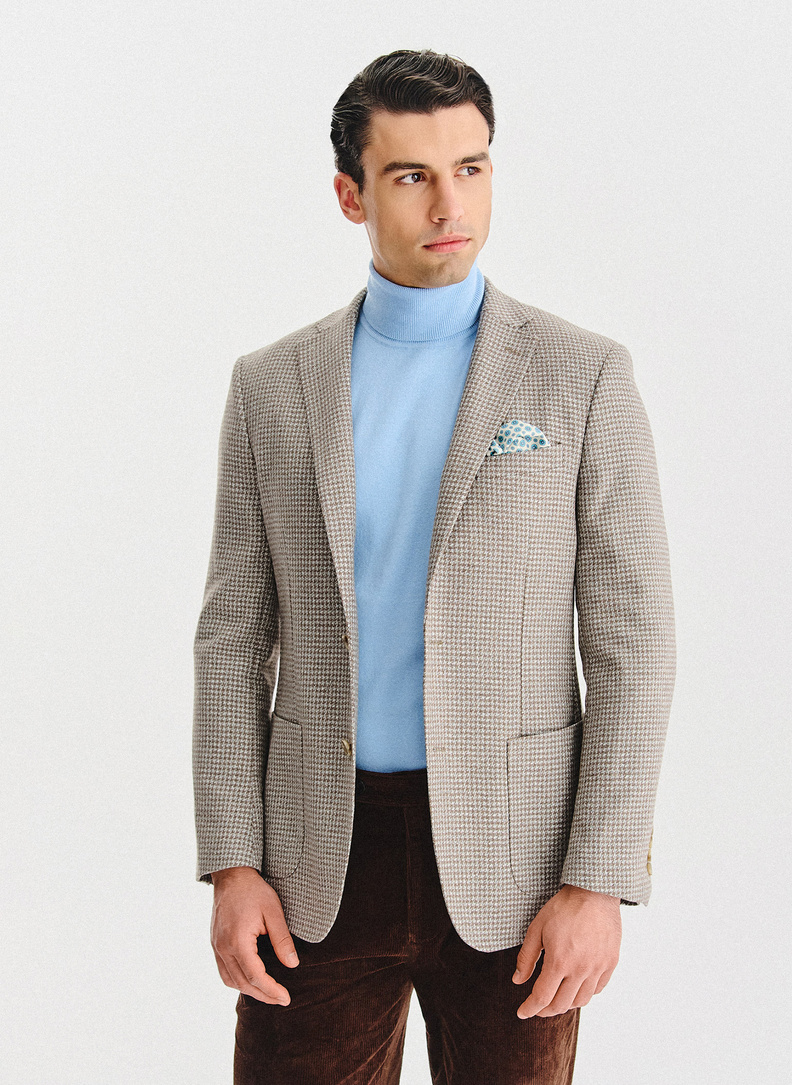 Šviesiai rudas švarkas smulkiais langeliais