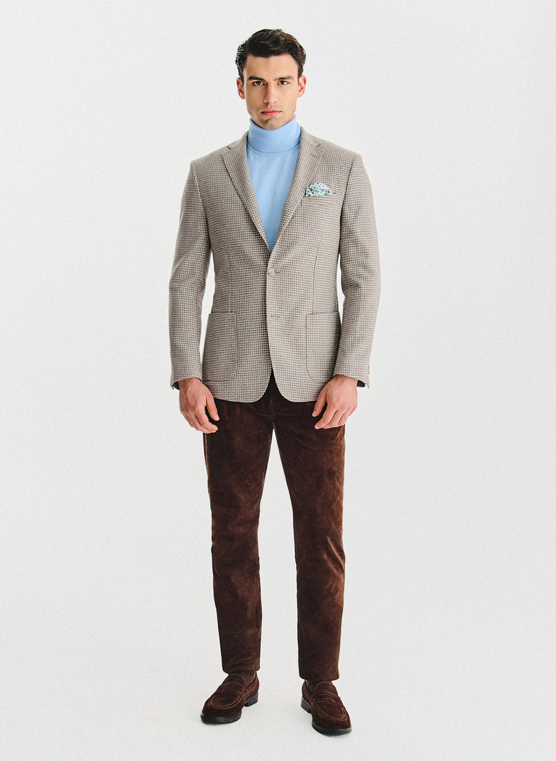 Šviesiai rudas švarkas smulkiais langeliais