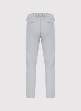 Pilkos vyriškos kelnės