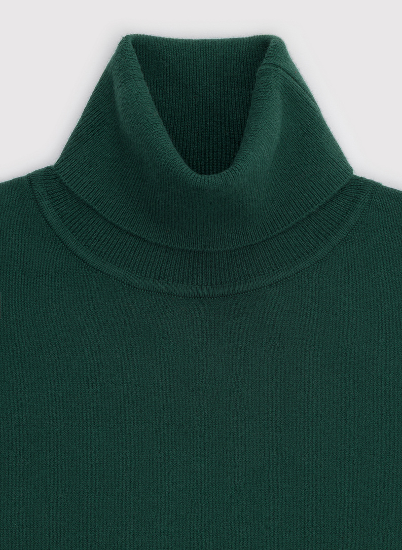 Tamsiai žalias vyriškas golfas be raštų