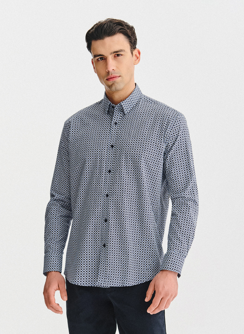 Tamsiai mėlyni marškiniai geometriniu raštu