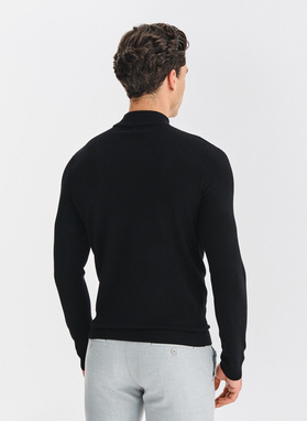 Juodas vyriškas pusgolfis