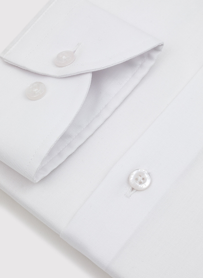 Elegantiški balti vyriški marškiniai