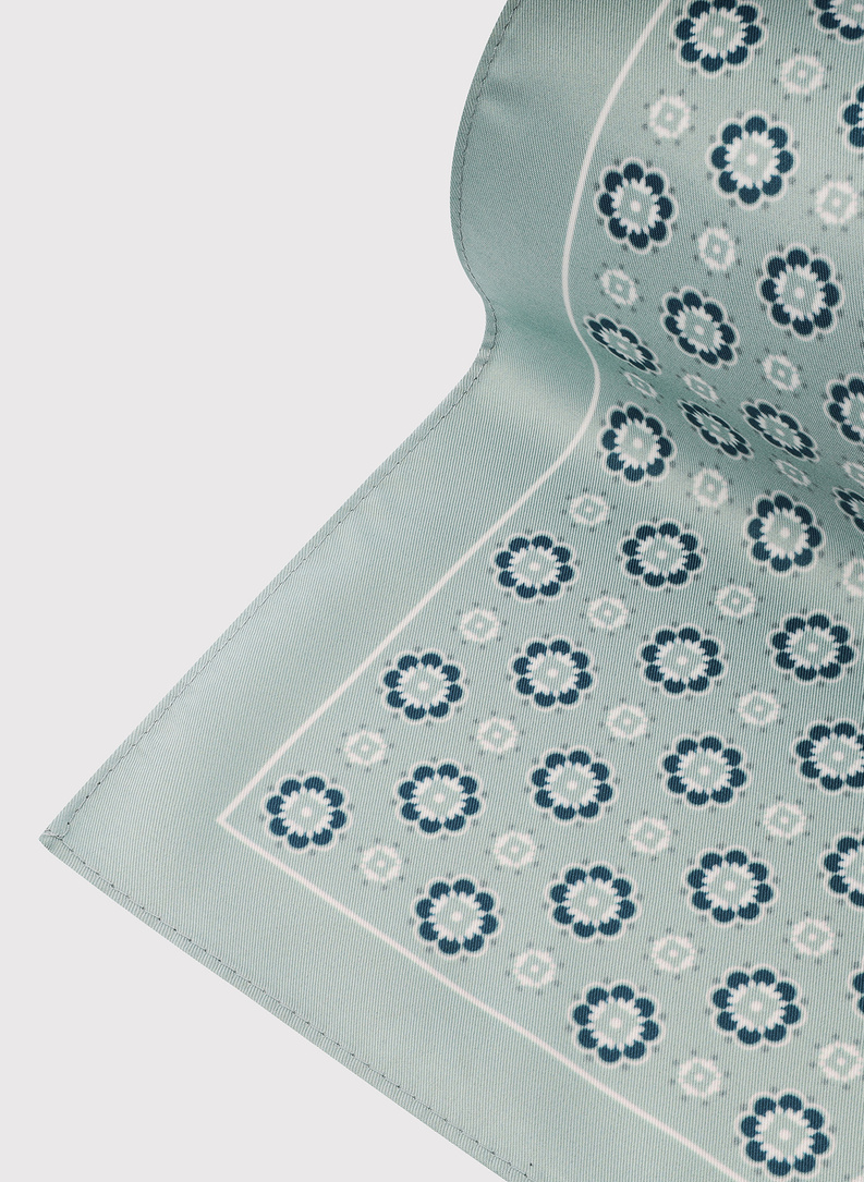 Šviesiai žalia raštuota kišeninė nosinaitė