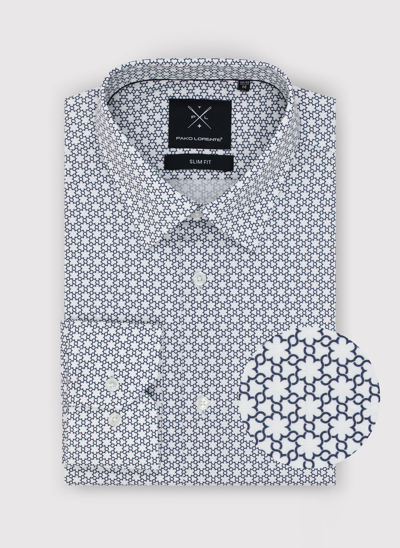 Balti vyriški marškiniai tamsiai mėlynu raštu