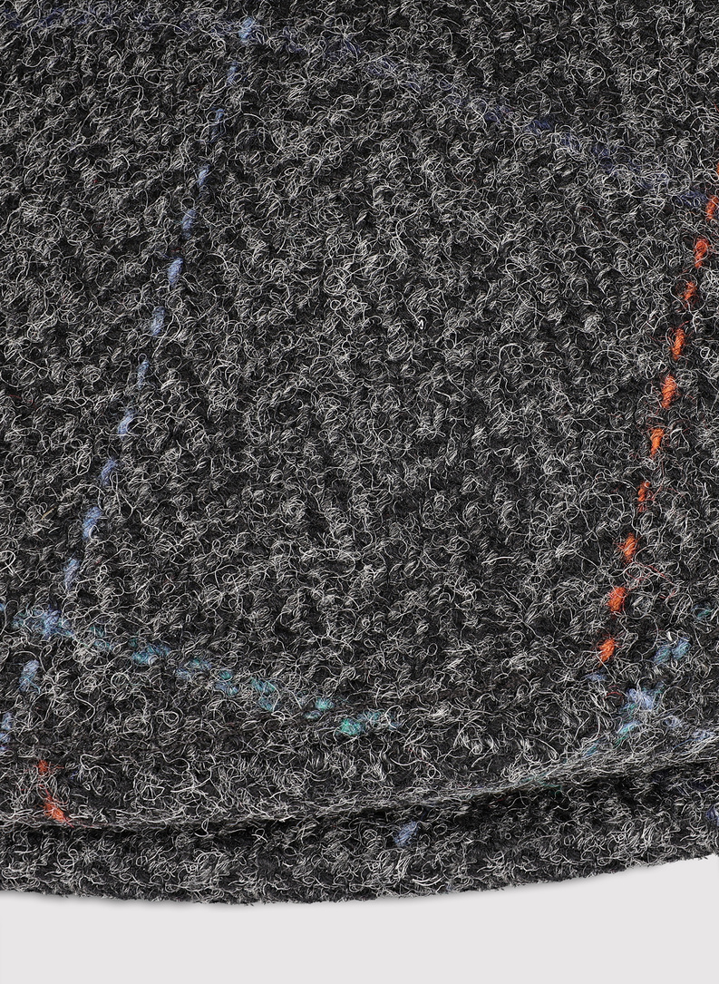 Vyriška plokščia kepurė subtiliais langais