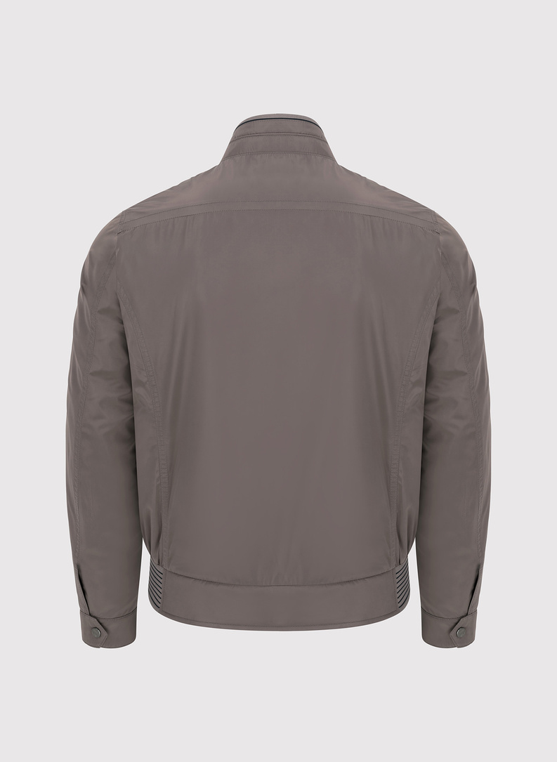 Šviesiai bronzinė trumpa vyriška striukė