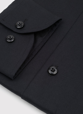 Juodi vyriški marškiniai