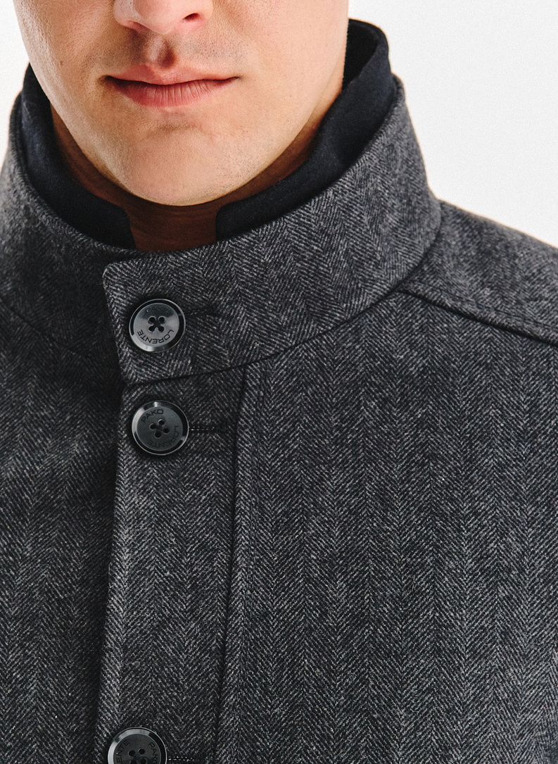 Sagomis sagstomas pilkas lietpaltis