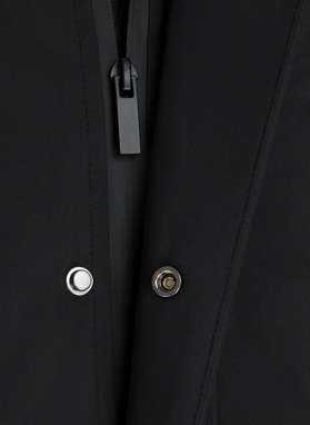 Juodos spalvos pūkinė vyriška striukė