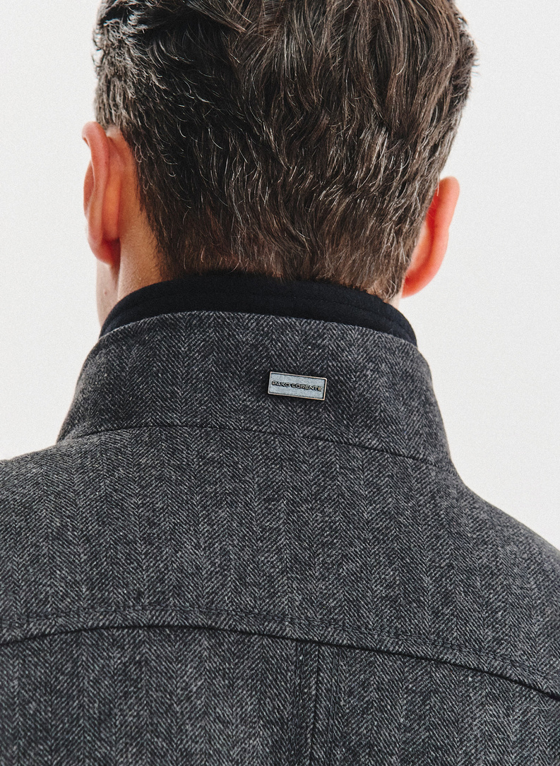 Sagomis sagstomas pilkas lietpaltis