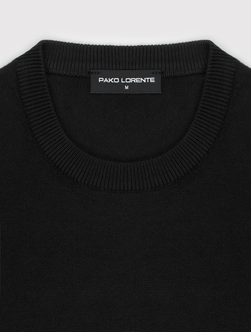 Juodas vyriškas megztinis