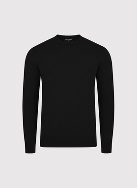 Juodas vyriškas megztinis