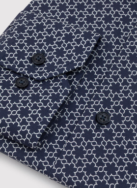 Tamsiai mėlyni vyriški marškiniai baltu raštu