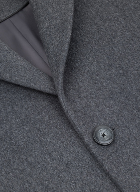 Pilkas lietpaltis su vilna