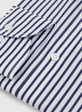 Medvilniniai vyriški marškiniai tamsiai mėlynomis juostelėmis