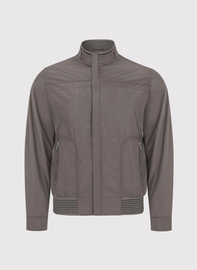 Šviesiai bronzinė trumpa vyriška striukė