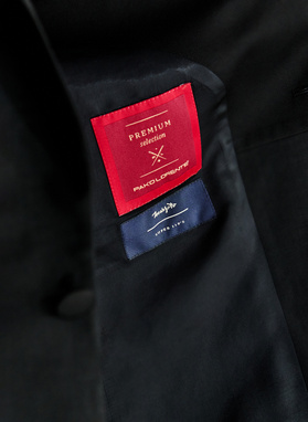 Juodas smokingo švarkas