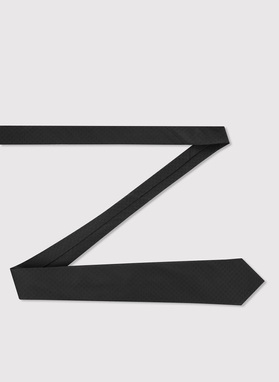 Šilkinis juodas kaklaraištis su PL monograma