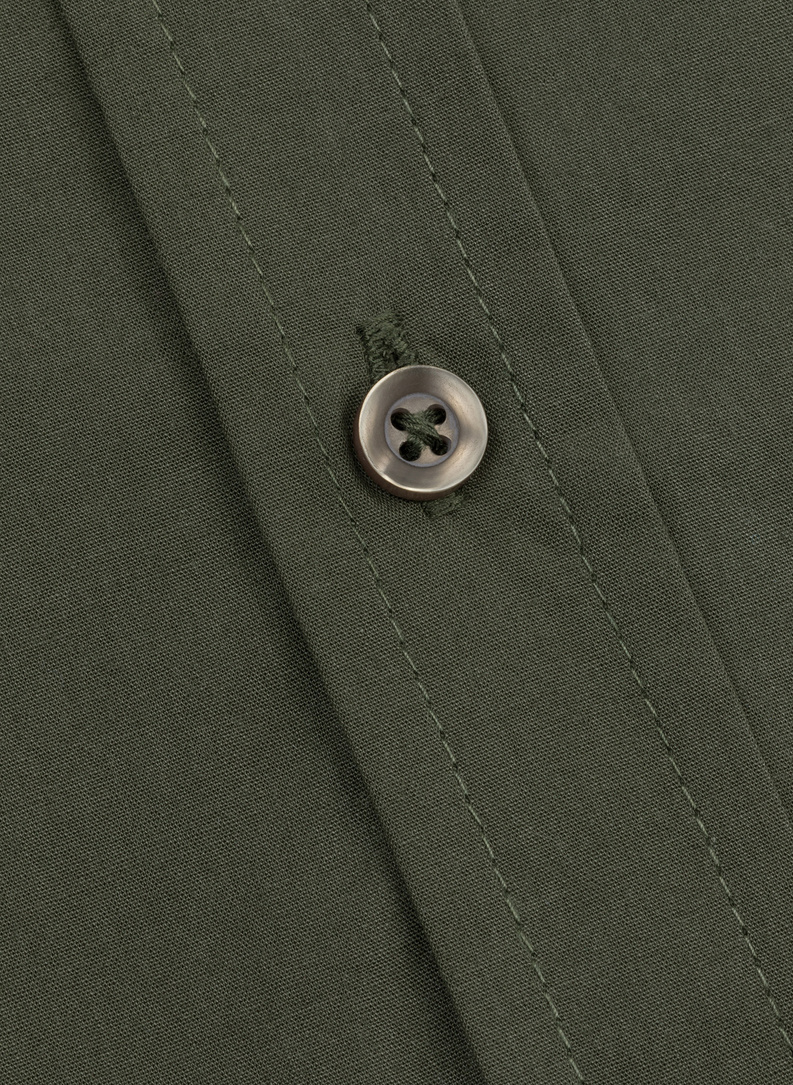 Žali marškiniai trumpomis rankovėmis