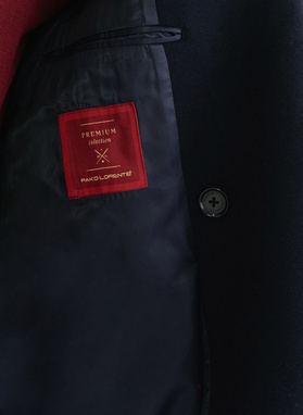 Tamsiai mėlynos spalvos dvieilis vyriškas lietpaltis