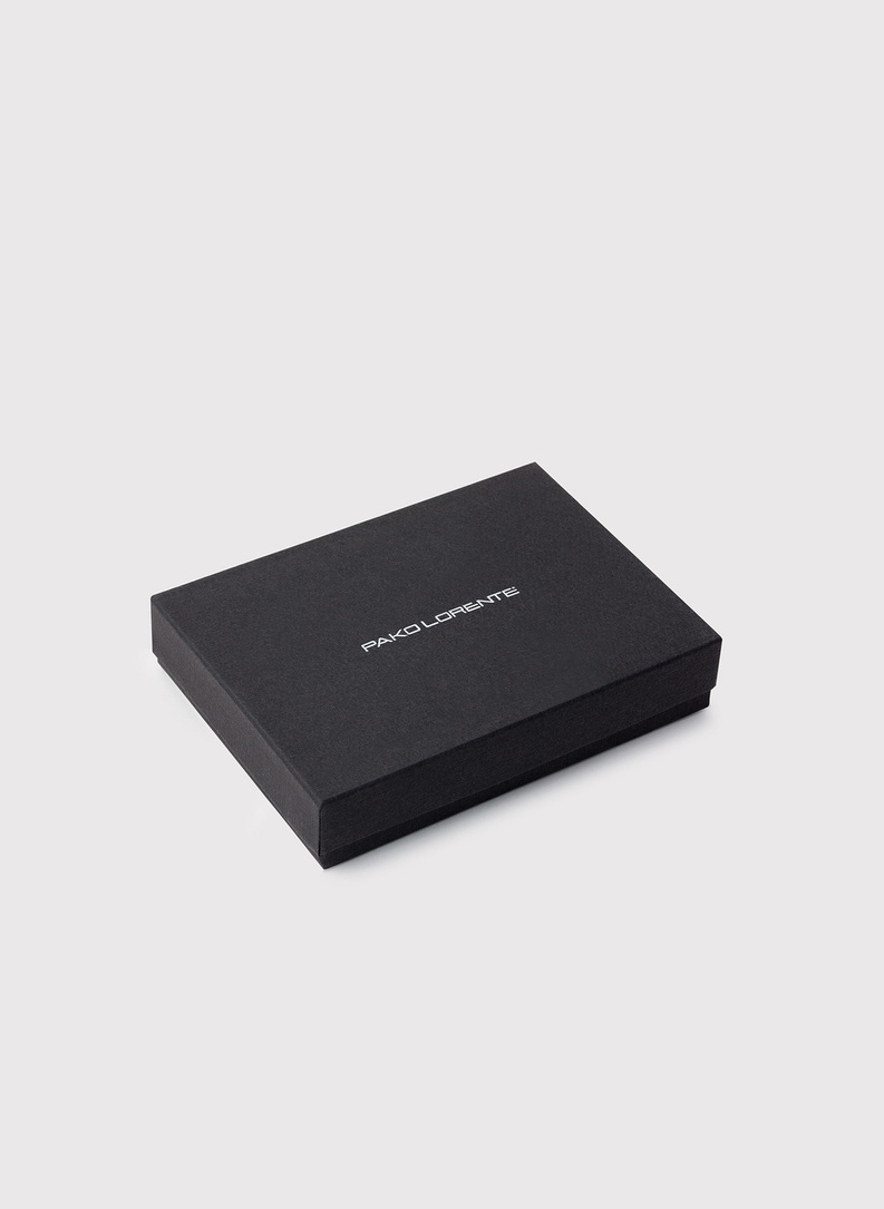 Juoda odinė vyriška piniginė su banknotų spaustuku