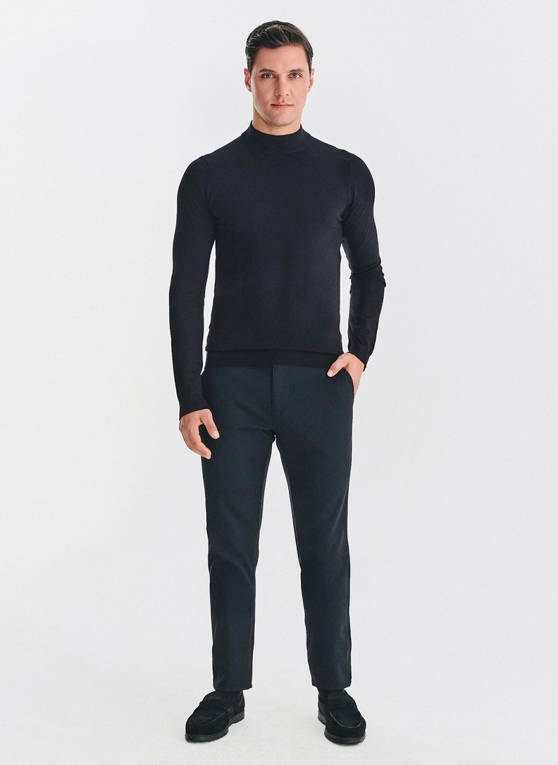 Juodos spalvos vyriškas pusgolfis