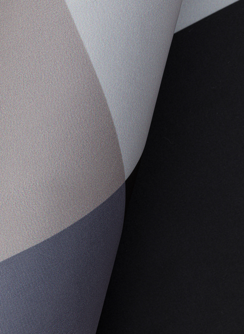 Kišeninė nosinaitė pilkų atspalvių kvadratais