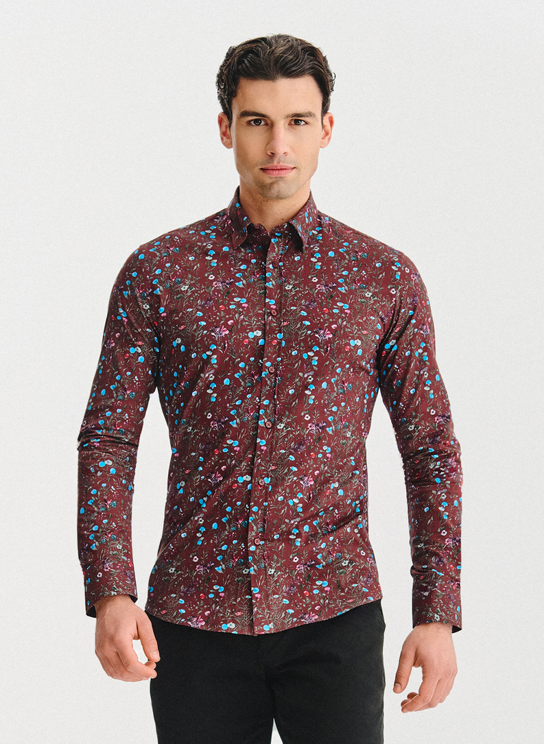 Tamsiai raudoni gėlėti marškiniai