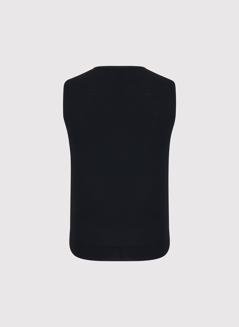 Berankovis su V apykakle