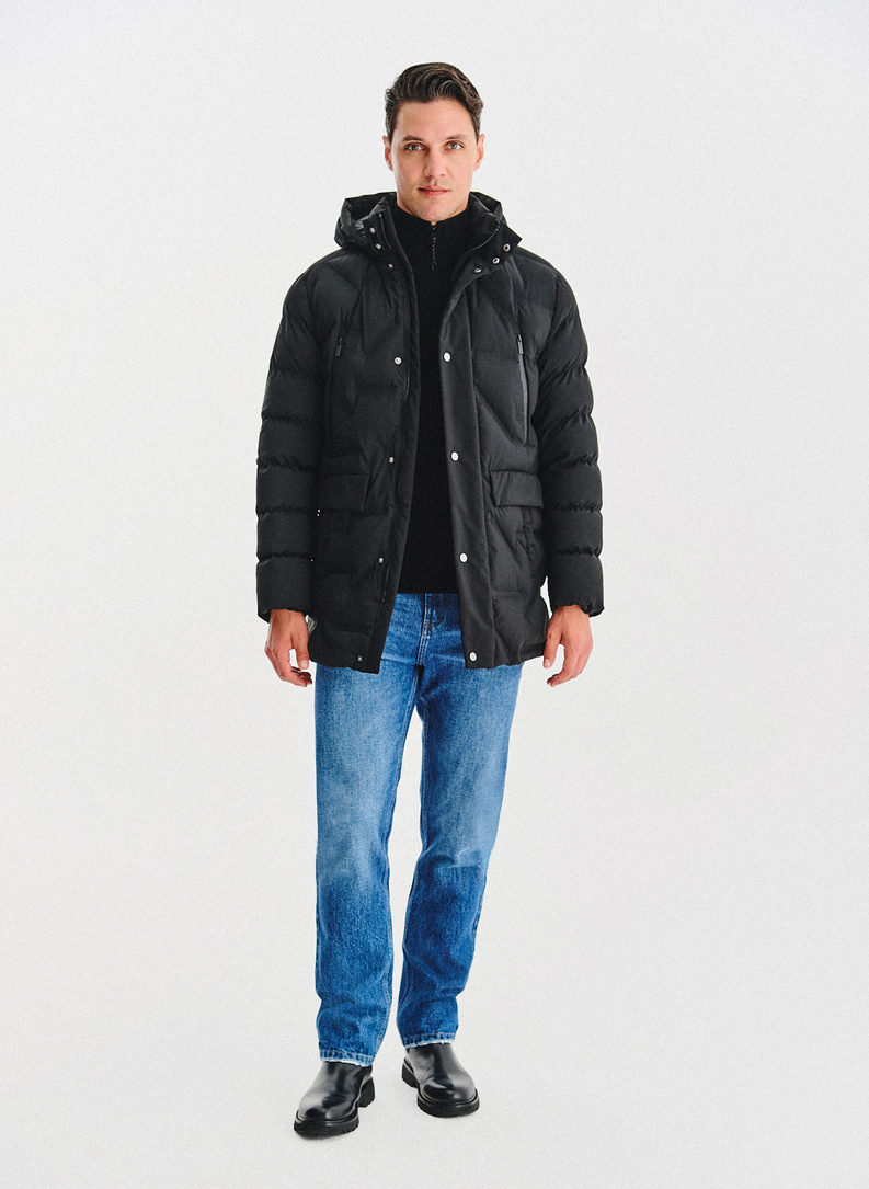 Juoda žieminė vyriška striukė