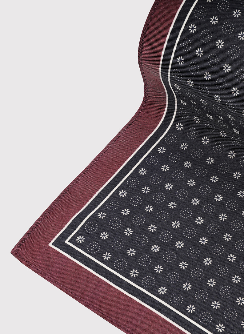 Grafito spalvos kišeninė nosinaitė mikroraštu